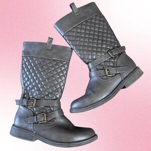 Gray quilted faux leather moto buckle boots size 5 women’s